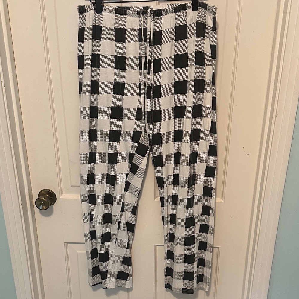 Black & White Plaid Women's Lounge Pants
